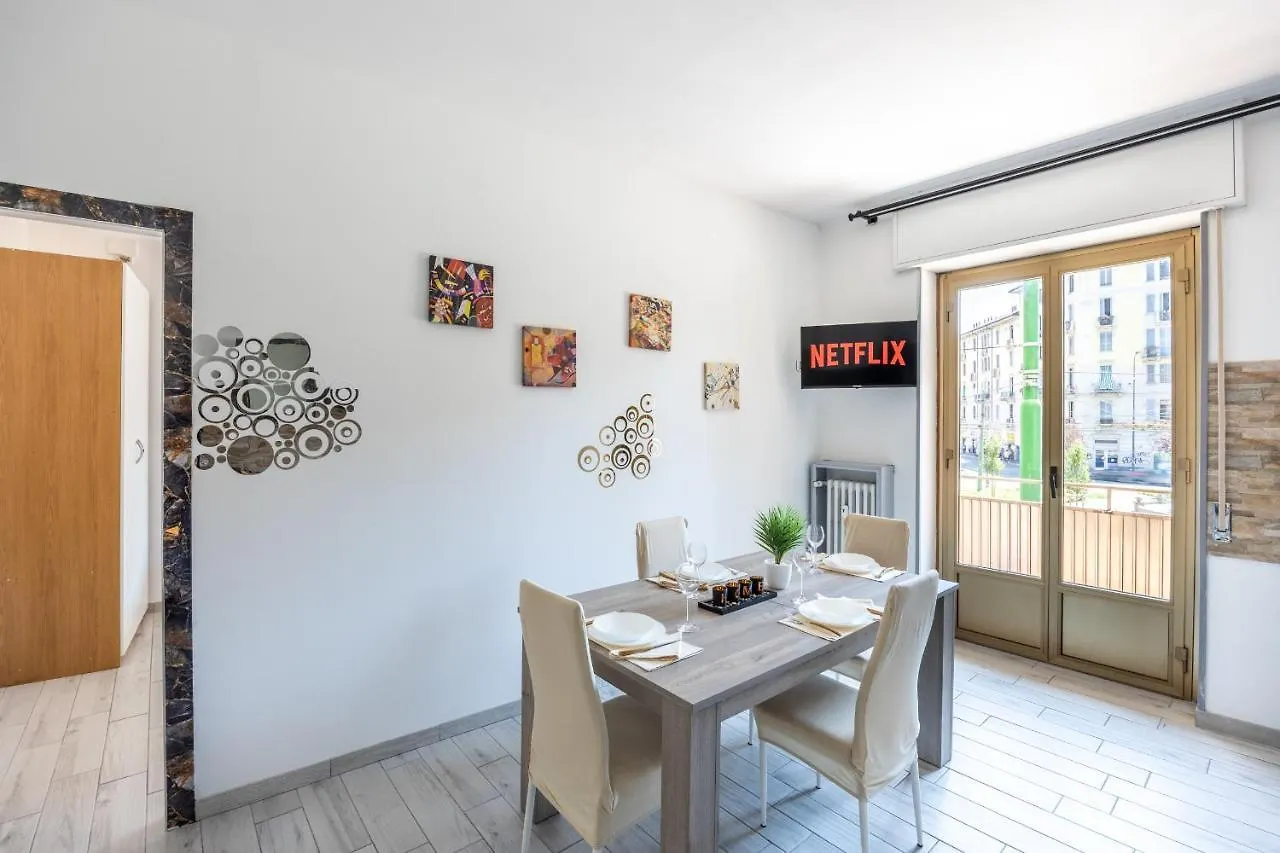 Duomo Appartment Free Parking And Netflix Milan 0*,  Italy
